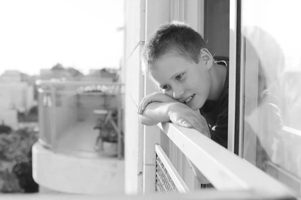 Портрет милого мальчика — стоковое фото