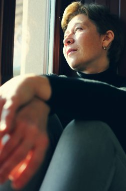 Kadın görünümlü düşünce penceresi