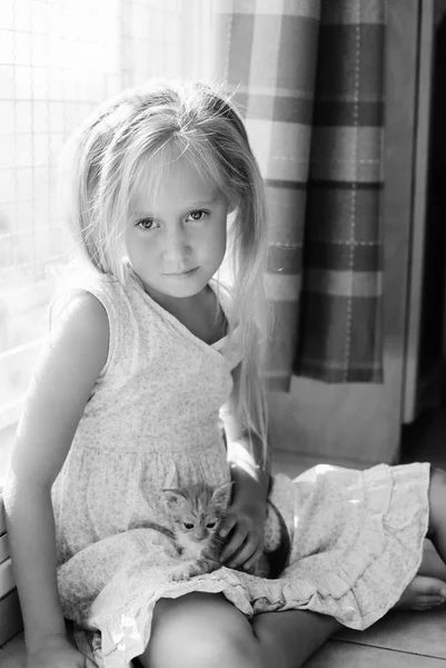 Dziewczynka z śliczniutki — Zdjęcie stockowe