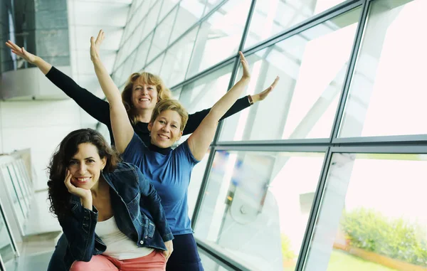 Portrait Intérieur Trois Belles Femmes Ans — Photo