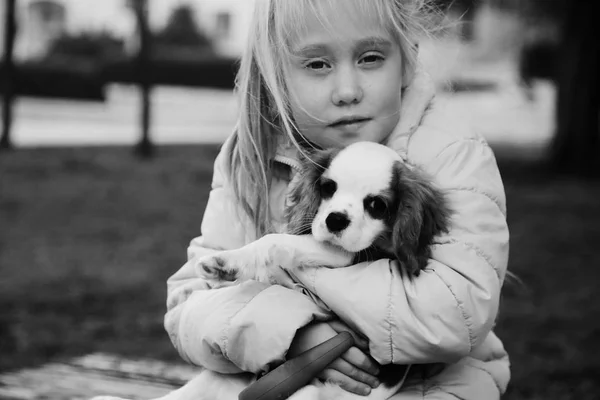 Year Old Girl Walking Puppy Park — Stock Photo, Image