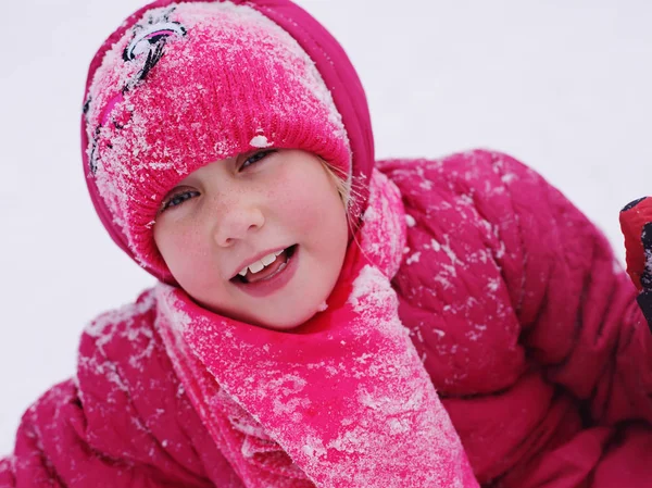 Zimní Portrét Rozkošný Let Stará Dívka Venku — Stock fotografie