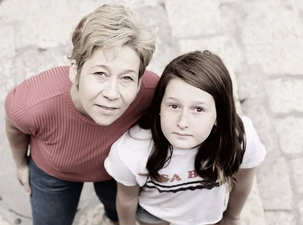 Retrato Mulher Madura Gostando Viajar Com Sua Filha — Fotografia de Stock