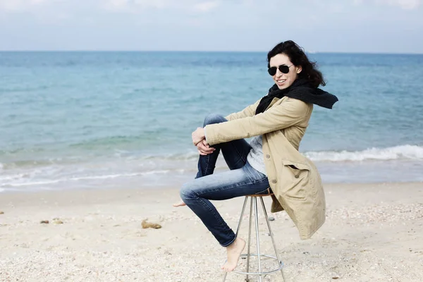 Portret Van Een Jarige Vrouw Het Strand — Stockfoto