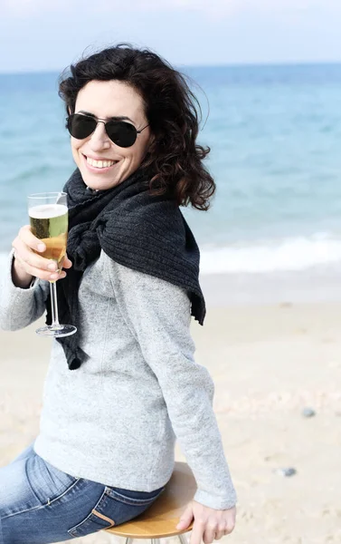 Retrato Una Mujer Años Playa —  Fotos de Stock