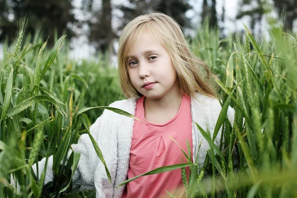 Portrait Girl Enjoying Freedom Fnd Summer Ending Coronavirus Quarantine Out — Stock Photo, Image