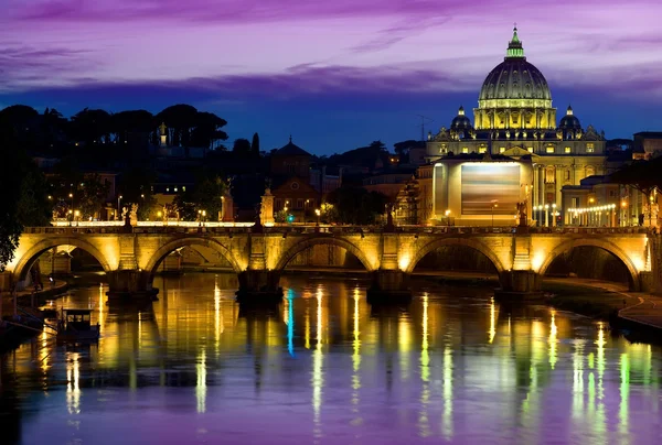 Cielo viola e Vaticano — Foto Stock