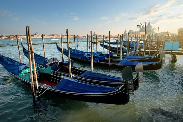 Venedik gondol günbatımı — Stok fotoğraf