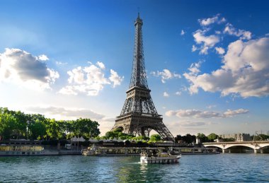 Paris yaz manzara