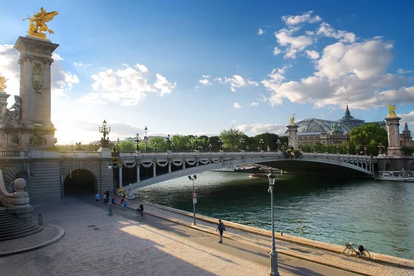 View on pont Alexadre III — Stock Photo, Image