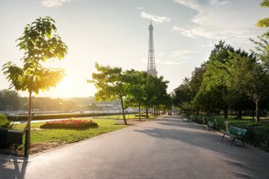 Paris'te sakin sabah