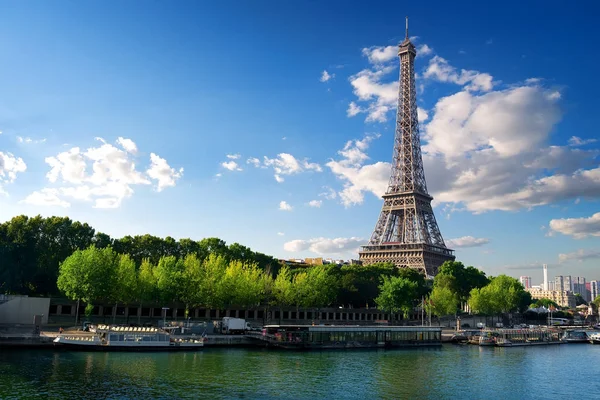 Tour Eiffel in Parijs — Stockfoto