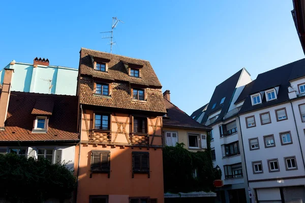 Gepflegte Häuser in Straßburg — Stockfoto