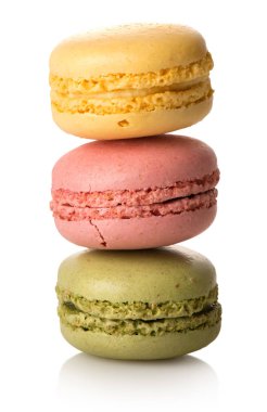 Üç karamel macarons