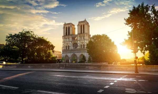 Notre Dame and road — Stock Photo, Image