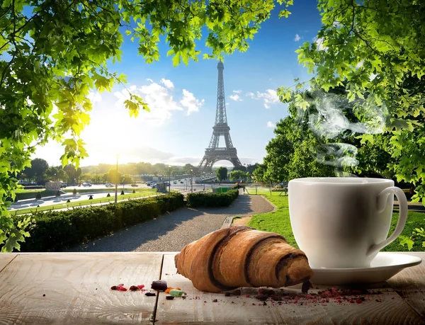 Traditional parisian breakfast — Stock Photo, Image