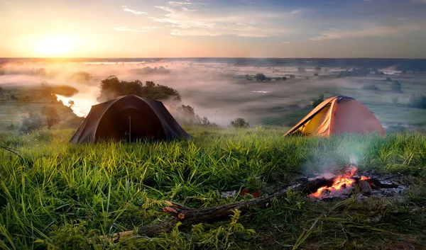 Zelten in der Steppe — Stockfoto