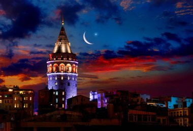 Geceleri Galata Kulesi