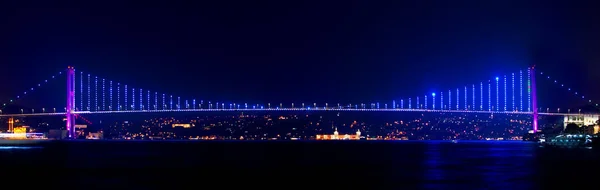 Oświetlony Most Bosforski — Zdjęcie stockowe