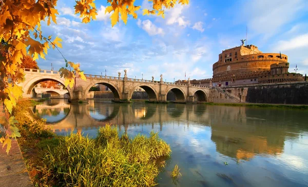 İtalyan köprü Saint Angelo sonbahar — Stok fotoğraf
