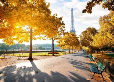 Güneşli sabah sonbahar Paris