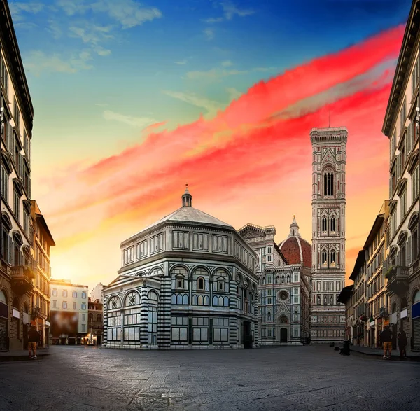 Sunrise and cathedral — Stock Photo, Image