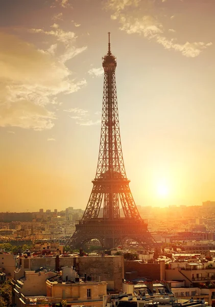 Paisagem urbana com torre eiffel — Fotografia de Stock