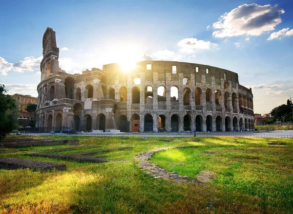 Büyük colosseum kalıntıları — Stok fotoğraf