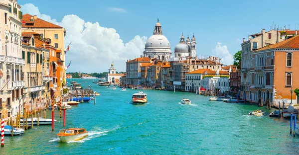 Basilica in Grand Canal — Stock Photo, Image