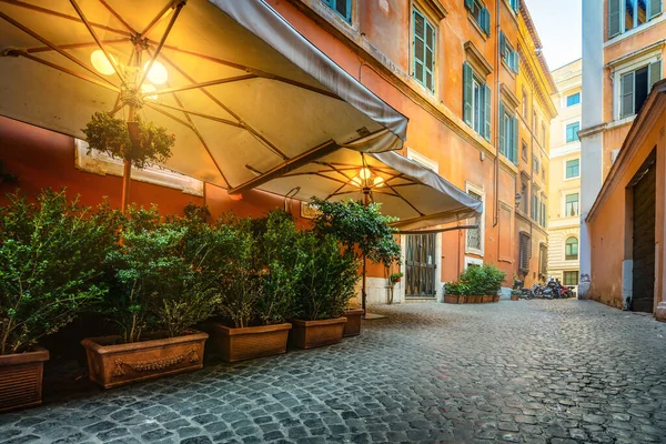 Street cafe in Rome — Stok fotoğraf