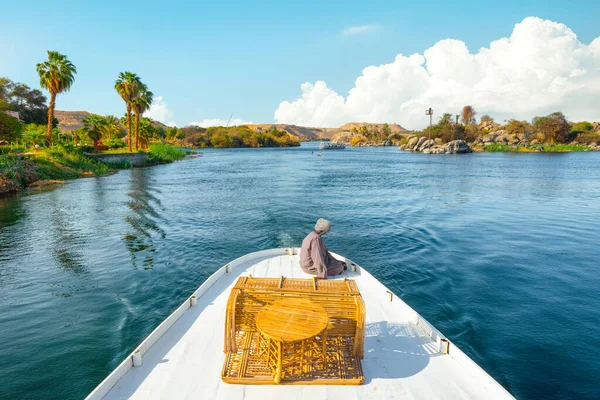 Barca turistica sul fiume Nilo — Foto Stock