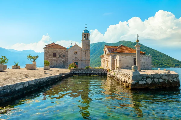 Iglesia en Perast —  Fotos de Stock