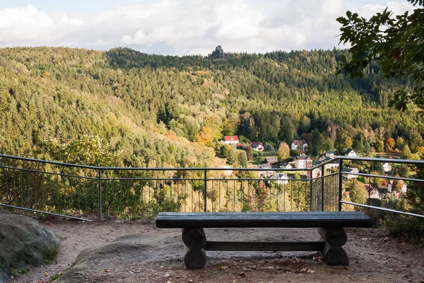 Lookout point above countryside — Stock Photo, Image