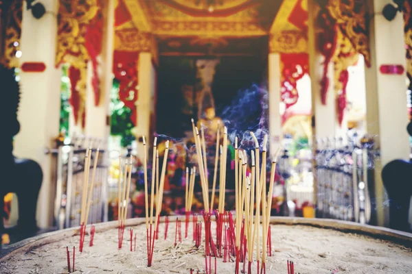 Incense stick burning,Thai Buddhists use incense to worship Budd — Stock Photo, Image