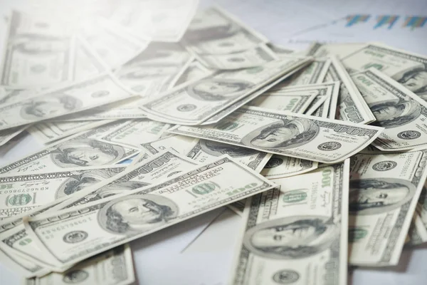 Крупный план Денежный фон Доллар США (USD) на столе — стоковое фото