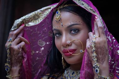 Güzel Hintli kız genç hindu kadın modeli etmek ile kapatmak