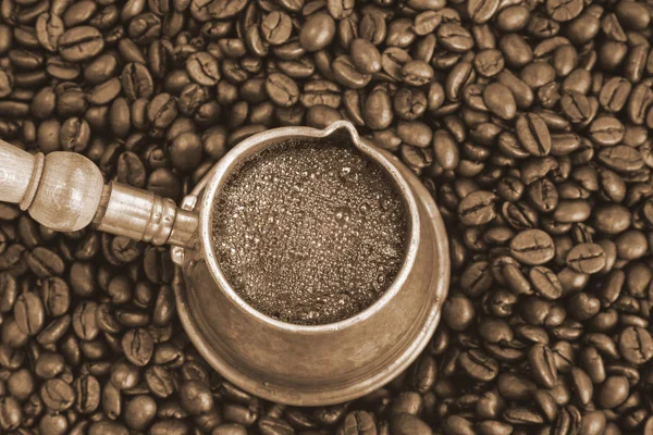 Heißer schäumender Kaffee — Stockfoto