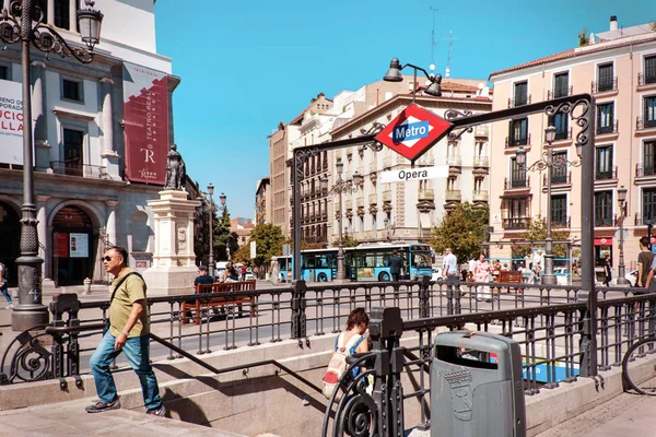 Estación de metro signo en Madrid — Foto de Stock