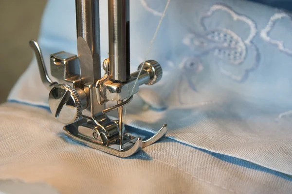 A máquina de costura — Fotografia de Stock