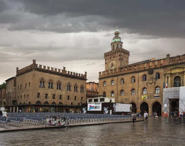 Piazza Maggiore met Accursio paleis en Palazzo del Podesta — Stockfoto