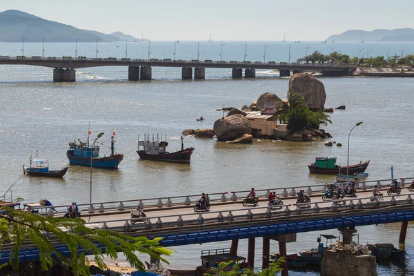 Cham Türme und Fluss kai — Stockfoto