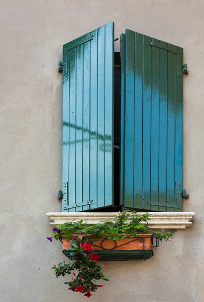 Window in an old house — Stock Photo, Image