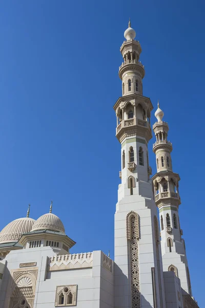 Mezquita en Sharjah City, Emiratos Árabes Unidos — Foto de Stock