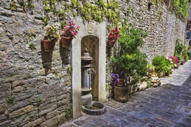  tuscan bir küçük il kasaba sokağa İtalyanca