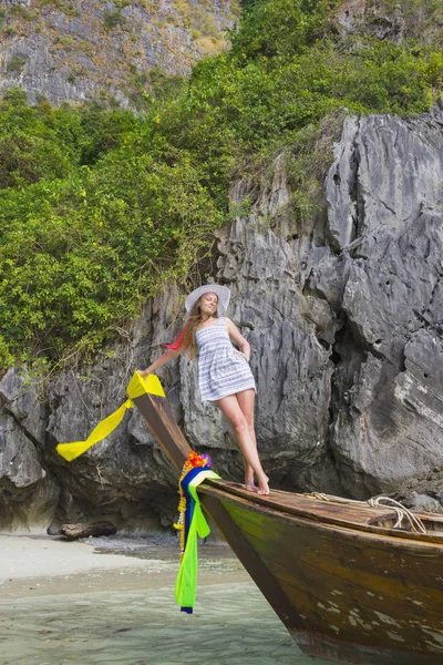 Kız Bir Tatil Tayland Bir Teknede — Stok fotoğraf