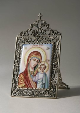 Eski Rus kutsal kişilerin resmi üstünde seramik