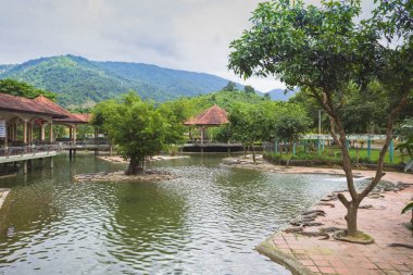 su organları üzerinde Dalat Timsah çiftliği.