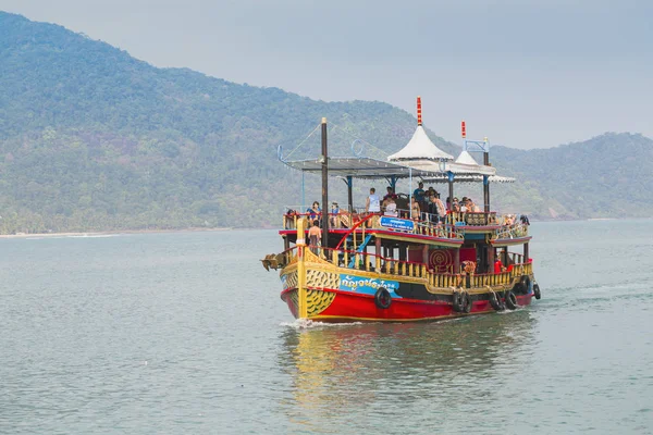Navi in Thailandia sull'isola di Koh Chang — Foto Stock