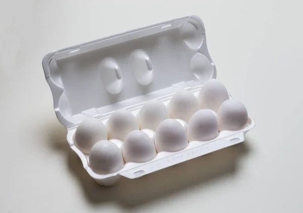 Huevos de pollo en la caja de casetes —  Fotos de Stock