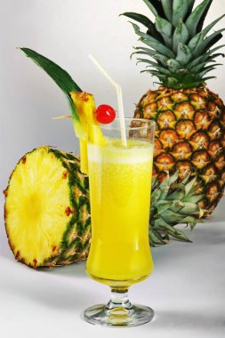 Ananas suyu 